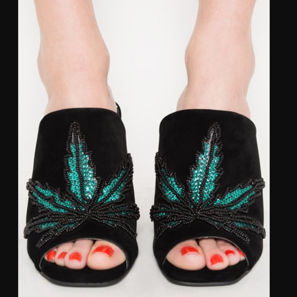 NEW, CHIC** - IRON FIST Mary Jane Cannabis Leaf Slide | OFFERS WELCOME! - Picture 2 of 15